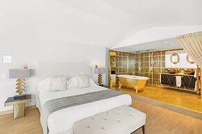 Chateau De La Chevre D Or