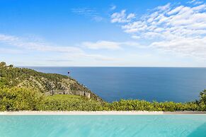 Chateau De La Chevre D Or