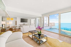 Chateau De La Chevre D Or