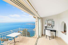 Chateau De La Chevre D Or