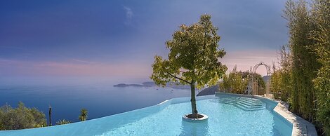 Chateau De La Chevre D Or