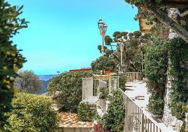 Chateau De La Chevre D Or