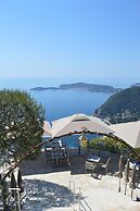 Chateau De La Chevre D Or