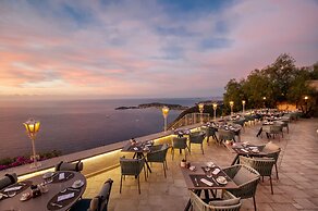 Chateau De La Chevre D Or