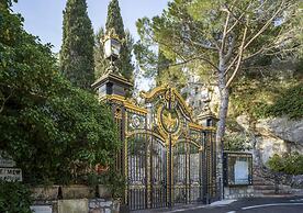 Chateau De La Chevre D Or