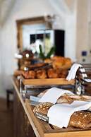 Chateau De La Chevre D Or