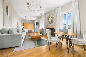 Chateau De La Chevre D Or