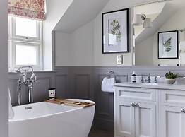 The Montagu Arms Hotel