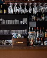 The Royal Adelaide Hotel