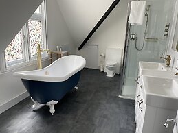 The Royal Adelaide Hotel