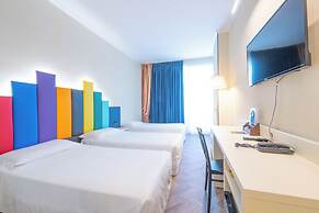 Admiral Art Hotel