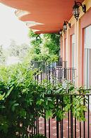 Los Angeles & Spa Hotel