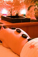 Los Angeles & Spa Hotel