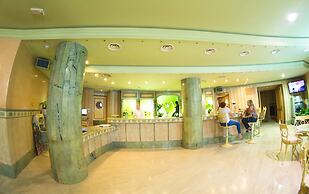 Los Angeles & Spa Hotel