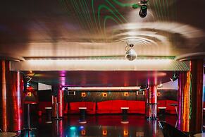 Los Angeles & Spa Hotel