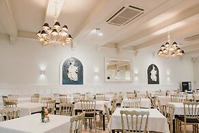 Los Angeles & Spa Hotel