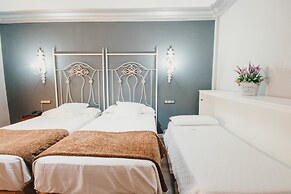 Los Angeles & Spa Hotel