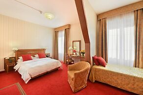 Golf Hotel Rene Capt