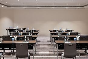 Le Meridien Dubai Hotel & Conference Centre