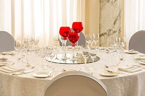 Le Meridien Dubai Hotel & Conference Centre