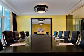 Le Meridien Dubai Hotel & Conference Centre