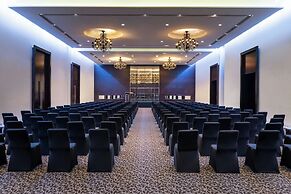 Le Meridien Dubai Hotel & Conference Centre