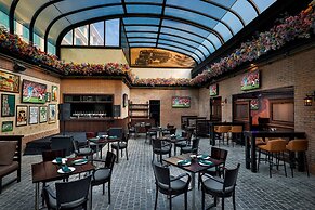 Le Meridien Dubai Hotel & Conference Centre