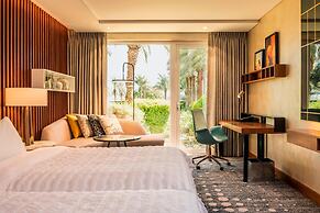 Le Meridien Dubai Hotel & Conference Centre