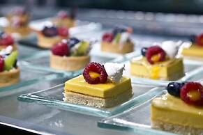 Le Meridien Dubai Hotel & Conference Centre