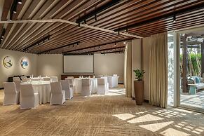 Le Meridien Dubai Hotel & Conference Centre