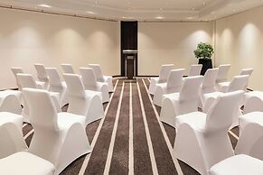 Le Meridien Dubai Hotel & Conference Centre