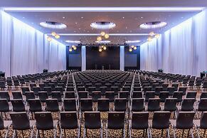 Le Meridien Dubai Hotel & Conference Centre