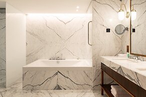 Le Meridien Dubai Hotel & Conference Centre