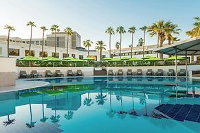 Le Meridien Dubai Hotel & Conference Centre