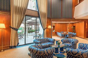 Le Meridien Dubai Hotel & Conference Centre