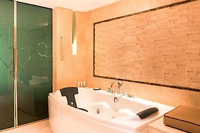 Le Meridien Dubai Hotel & Conference Centre