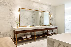 Le Meridien Dubai Hotel & Conference Centre