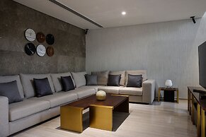 Le Meridien Dubai Hotel & Conference Centre