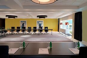 Le Meridien Dubai Hotel & Conference Centre