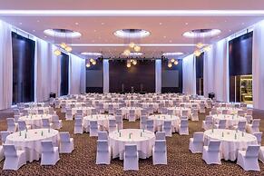 Le Meridien Dubai Hotel & Conference Centre