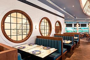 Le Meridien Dubai Hotel & Conference Centre