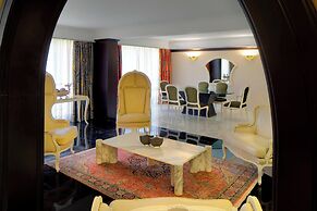 Le Meridien Dubai Hotel & Conference Centre