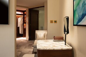 Le Meridien Dubai Hotel & Conference Centre