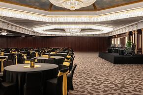 Le Meridien Dubai Hotel & Conference Centre