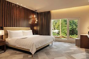 Le Meridien Dubai Hotel & Conference Centre