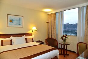 Carlton Hotel