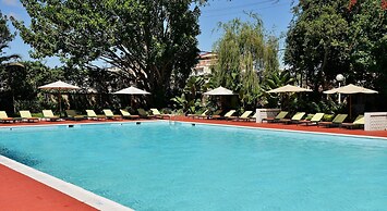 Carlton Hotel