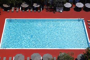 Carlton Hotel
