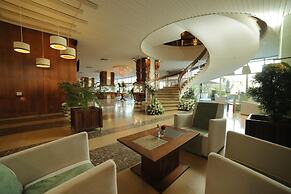 Carlton Hotel