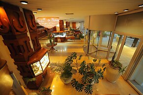 Carlton Hotel